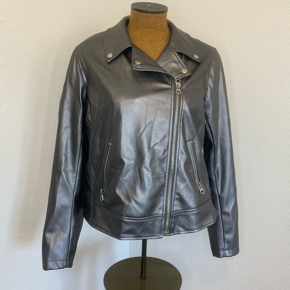 Torrid Asymmetric Moto Jacket 2X 18/20 Faux Leather In Pewter Silver Zip Sleeves